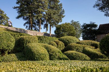 Dordogne, Fransa - 3 Eylül 2018: Jardins de Marqueyssac Fransa'nın Dordogne bölgedeki bahçelerde budama sanatı