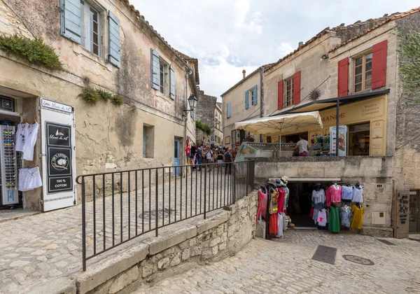 Les Baux Provence Francia Junio 2017 Calle Pueblo Medieval Les —  Fotos de Stock