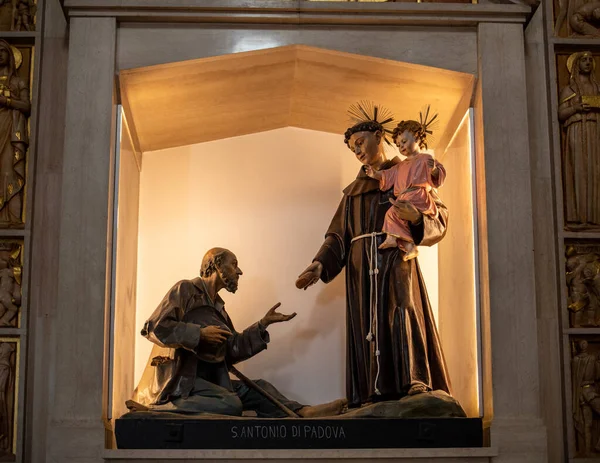 Alberobello Італія Вересня 2019 Вівтар Церкві Святого Антонія Селі Труллі — стокове фото