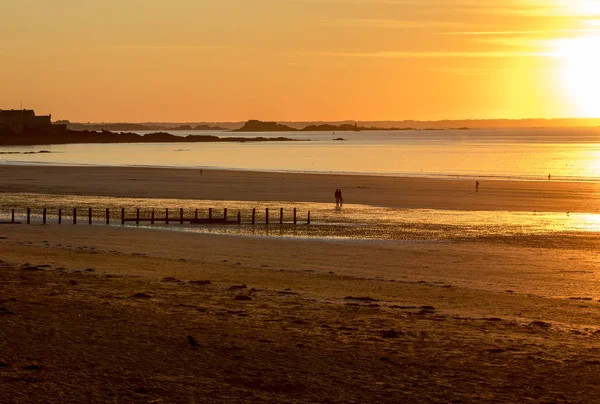Belleza Vista Del Atardecer Desde Playa Saint Malo Bretaña Francia —  Fotos de Stock