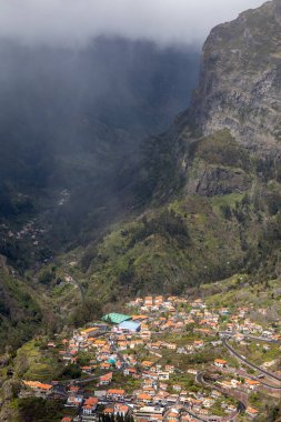 Rahibeler Vadisi, Portekiz, Madeira Adası 'ndaki Curral das Freiras.