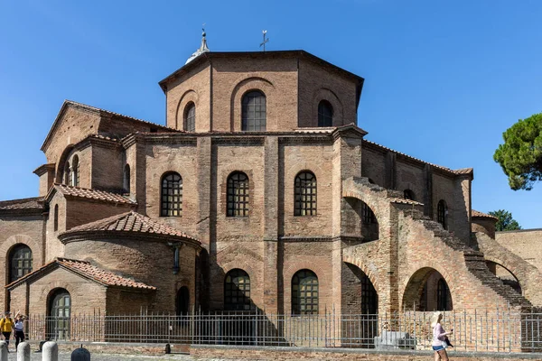 ラヴェンナ イタリア 2019年9月11日 イタリアのエミリア ロマーニャ州ラヴェンナで 西ヨーロッパにおける初期キリスト教ビザンチン美術の最も重要な例の1つである有名な大聖堂 ヴィターレ — ストック写真