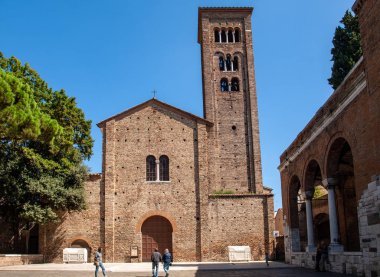 Ravenna, İtalya - 11 Eylül 2019: Ravenna 'daki San Francesco Bazilikası. Emilia-Romagna, İtalya
