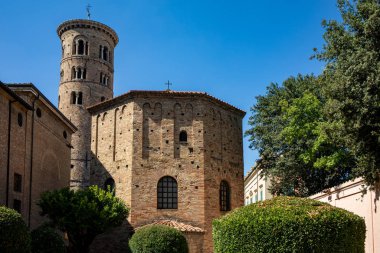 Ravenna 'daki Neon Vaftizhanesi. Emilia-Romagna, İtalya