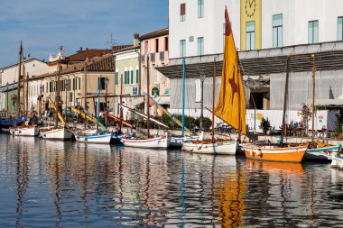 Cesenatico, Emilia Romagna, İtalya - 10 Eylül 2019: Leonardo da Vinci ve Adriyatik deniz kıyısındaki Cesenatico 'nun tasarladığı liman kanalı 