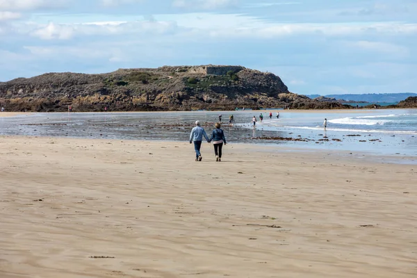 Malo Frankrike September 2018 Romantisk Promenad Människor Den Pittoreska Stranden — Stockfoto