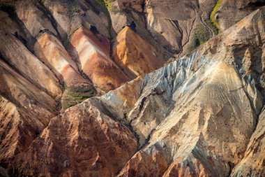 Fjallabak Doğa Rezervi 'ndeki Landmannalaugar volkanik dağları. İzlanda