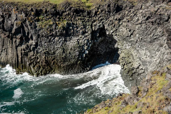 Klify Między Arnarstapi Hellnar Snaefellsnes Zachodnia Islandia — Zdjęcie stockowe