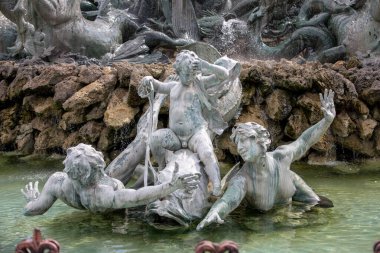 Bordeaux, Fransa - 9 Eylül 2018: Esplanade des Quinconces, Bordeaux 'daki Girondins Anıtı. Fransa