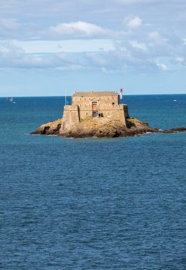  Fort Du Petit 'in St. Malo' daki manzarası. Britanya, Fransa