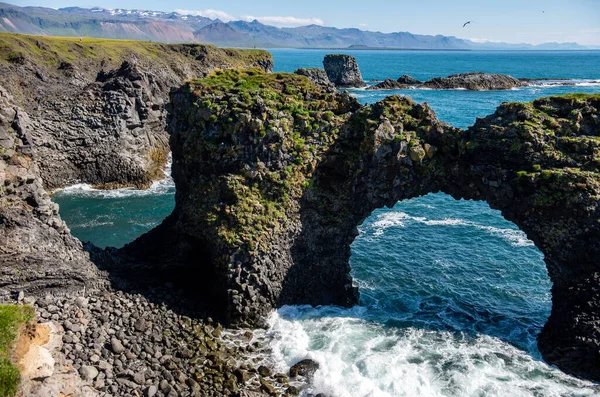 Gatklettur Arnarstapi Snaefellsnes Zlanda Yakınlarındaki Doğal Kemerli Arch Kayası — Stok fotoğraf