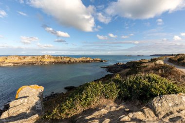 Cancale 'de Pointe du Grouin. Emerald Sahili, Brittany, Fransa , 