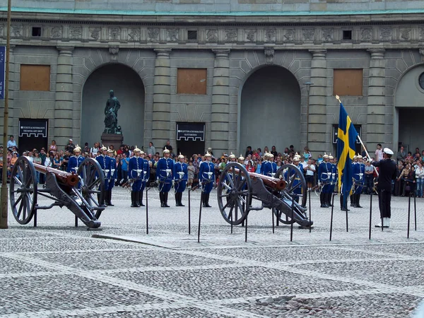 스톡홀름 스웨덴 2006 스톡홀름에서 근위대 기병의 참여와 의식은 관광객을 들인다 — 스톡 사진