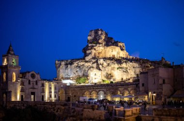 Matera, İtalya - 17 Eylül 2019: Sassi di Matera 'daki Santa Maria di Idris Kilisesi Matera şehrinin tarihi bir bölgesi. Basilicata. İtalya