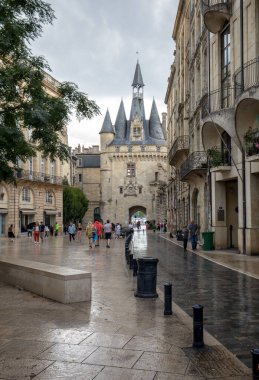 Bordeaux, Fransa - 9 Eylül 2018: Şehir Kapısı Cailhau, Ortaçağ Kapısı Bordeaux, Gironde Bölümü, Fransa