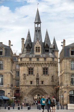 Bordeaux, Fransa - 9 Eylül 2018: Şehir Kapısı Cailhau, Ortaçağ Kapısı Bordeaux, Gironde Bölümü, Fransa