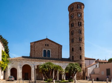 Ravenna, İtalya - 11 Eylül 2019: Ravenna, İtalya 'da St Apollinare Nuovo Bazilikası