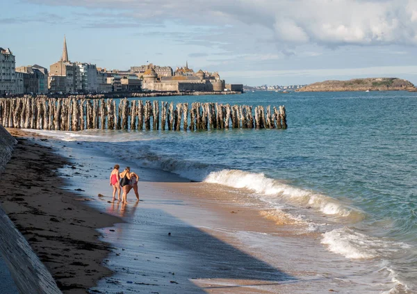 Malo Francie Září 2018 Pohled Pláž Staré Město Saint Malo — Stock fotografie