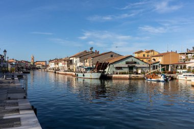 Cesenatico, Emilia Romagna, İtalya - 10 Eylül 2019: Leonardo da Vinci ve Adriyatik deniz kıyısındaki Cesenatico 'nun tasarladığı liman kanalı 