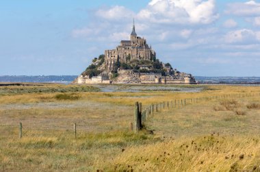 Le Mont-Saint-Michel, ünlü manastırı olan ada, Normandiya, Fransa