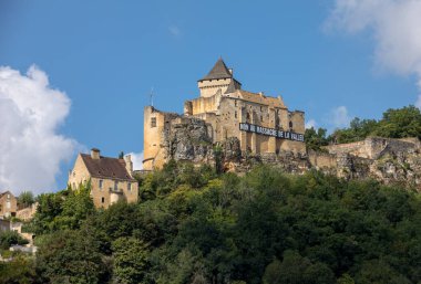 Castelnaud Şatosu, Castelnaud-la-Chapelle 'deki ortaçağ kalesi, Dordogne, Aquitaine, Fransa