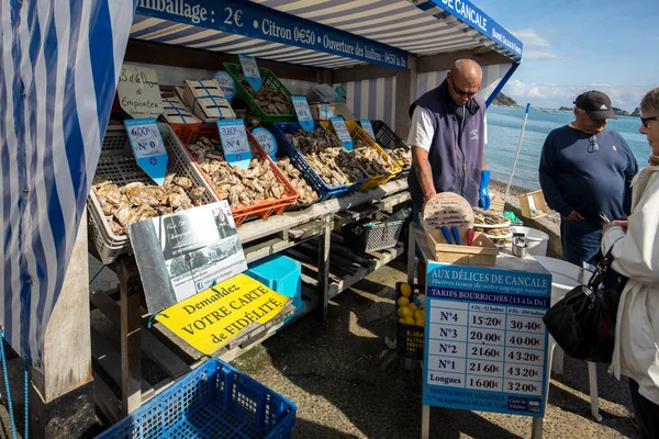 Cancale Francia Septiembre 2018 Venta Ostras Frescas Directamente Pesquería Cancale —  Fotos de Stock