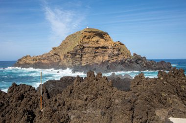 Madeira Adası, Porto Moniz 'deki sahil şeridi. Portekiz