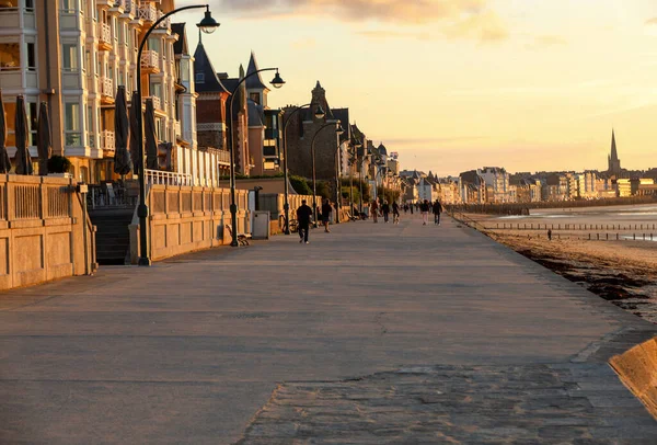 Malo Frankrijk September 2018 Strand Avondzon Gebouwen Langs Boulevard Saint — Stockfoto