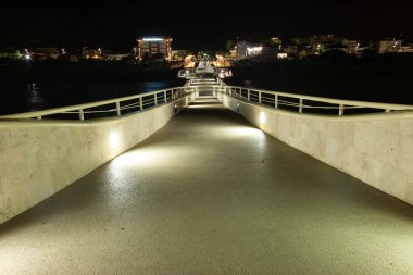 Lido di Camaiore Tuscany İtalya 'dan rıhtım manzarası 
