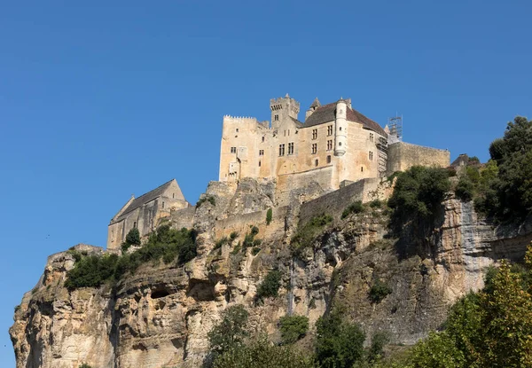 Castillo Medieval Beynac Levanta Sobre Acantilado Piedra Caliza Sobre Río — Foto de Stock