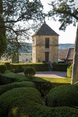 Dordogne, Fransa - 3 Eylül 2018: Jardins de Marqueyssac Fransa'nın Dordogne bölgedeki bahçelerde budama sanatı