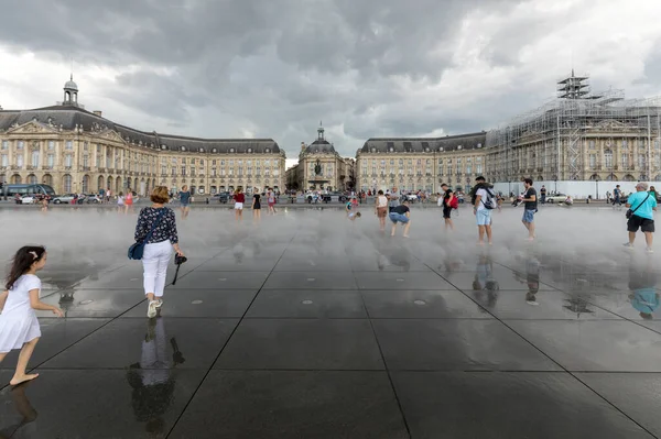 Bordeaux Francia Settembre 2018 Effetto Nebbia Allo Specchio Water Fronte — Foto Stock