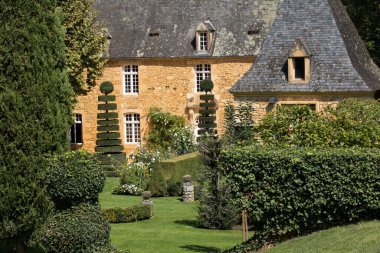 Dordogne 'daki güzel Jardins du Manoir d Eyrignac. Fransa 