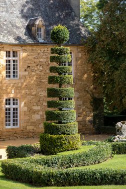 Dordogne 'daki güzel Jardins du Manoir d Eyrignac. Fransa 
