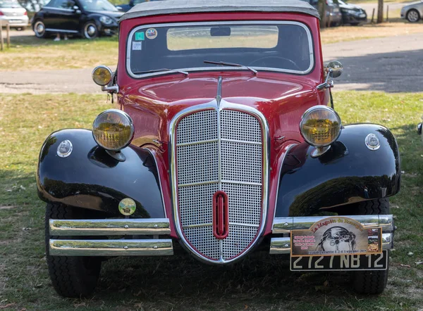 Eyrignac Francia Septiembre 2018 Lincoln Car Parking Eyrignac Dordoña Francia —  Fotos de Stock