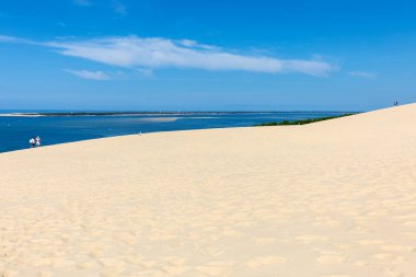 Avrupa 'nın en uzun kum tepeciği olan Pilat Kumulundan bir görüntü. La Teste-de-Buch, Arcachon Körfezi, Aquitaine, Fransa 