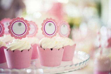 Kutlama için güzel kekler