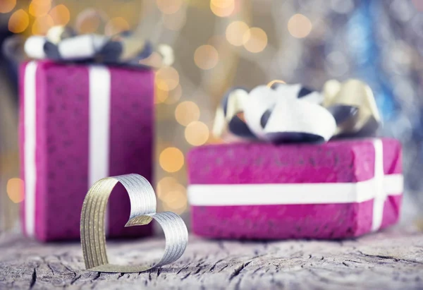 San Valentín corazón con regalos — Foto de Stock