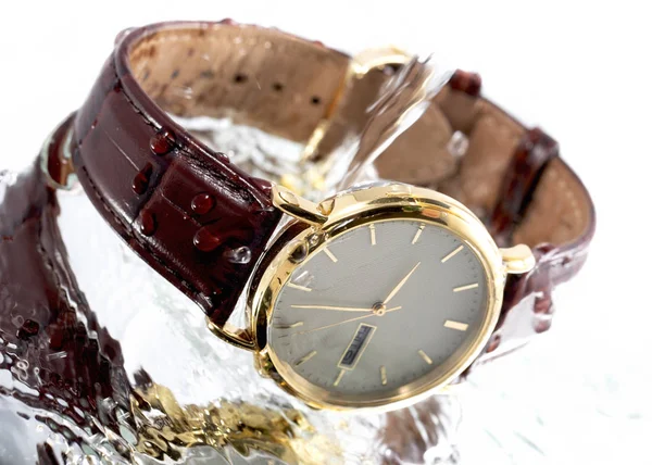 Acqua Scorre Orologio Oro Lusso — Foto Stock