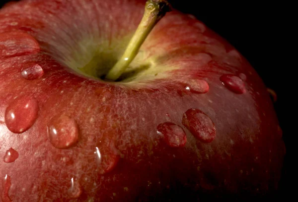 Vista Cerca Para Manzana Roja Fresca Con Gota Agua Parte —  Fotos de Stock
