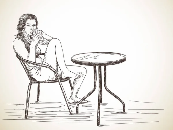 Mujer sentada en la silla y bebiendo de una botella pequeña — Vector de stock