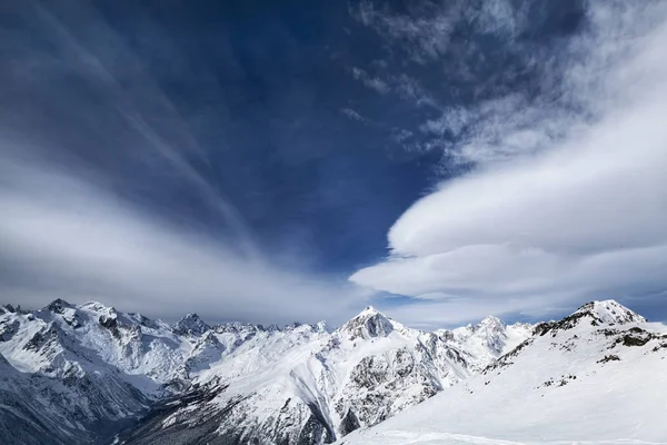 Mountain peak landscape — Stock Photo, Image