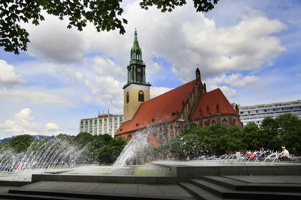 BERLIN, GERMANY - JUNE 11, 2013 People walk by Saint Mary — Stock Photo, Image