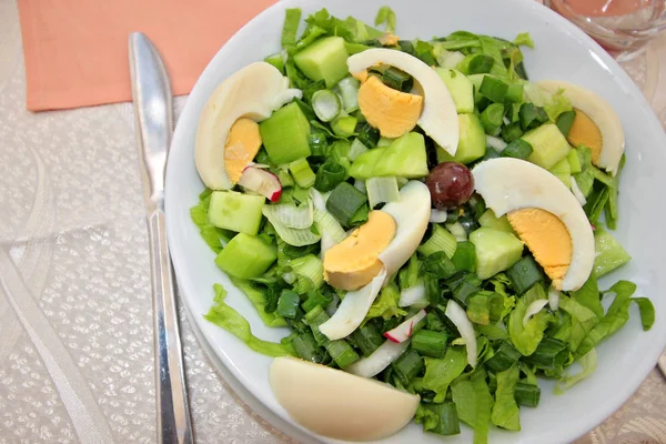 Groene salade met eieren — Stockfoto