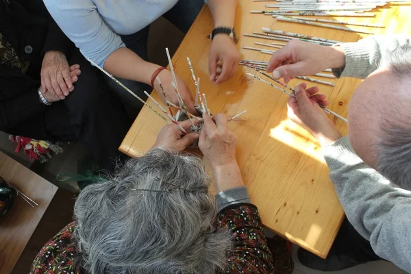 Hamd Des Personnes Âgées Pendant Ergothérapie — Photo