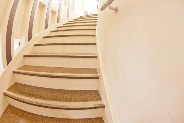 Treppe in einem modernen Gebäude — Stockfoto