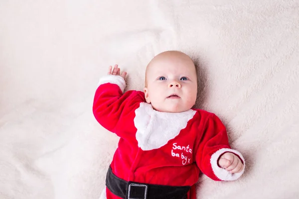 Pequeño bebé celebra la Navidad — Foto de Stock