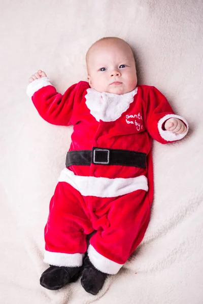 Pequeño bebé celebra la Navidad — Foto de Stock