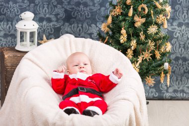 Güzel küçük bebek Noel kutluyor