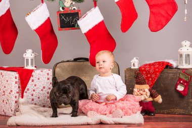 Fransız buldozer ile kız bebek